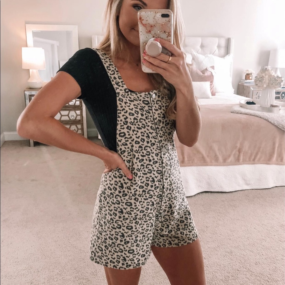 NWT Leopard Print Button Front Short Overalls SM